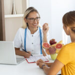 Medical weight loss consultation compared with traditional dieting for long-term weight management